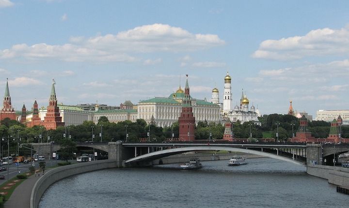 Επιχείρηση “λιώσιμο πάγων” στη Μόσχα