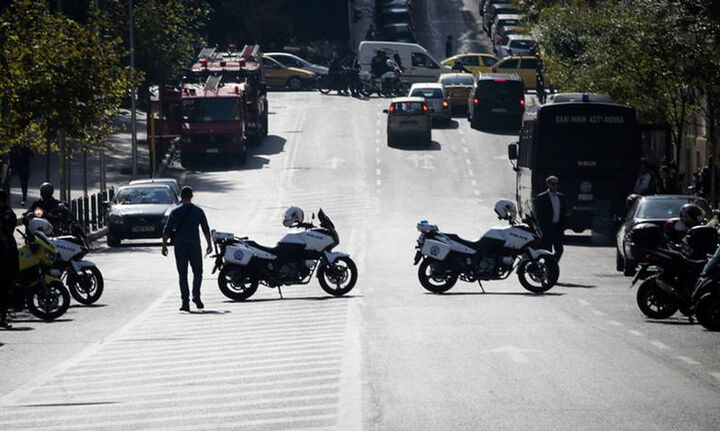 Έκρηξη μηχανισμού στο Κολωνάκι - Τραυματίστηκε αστυνομικός