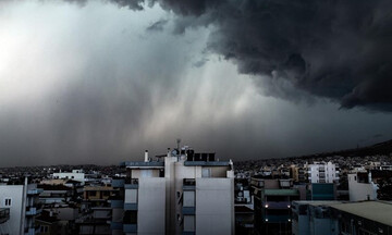 Μπαράζ κατασχέσεων από την εφορία 