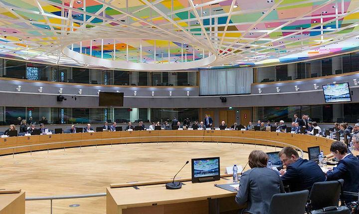 Eurogroup με ορεκτικό τον ευρω-προϋπολογισμό και κύριο πιάτο τη λιτότητα