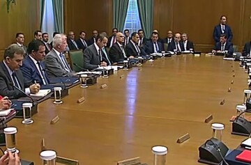 Η πρώτη συνεδρίαση του υπουργικού συμβουλίου