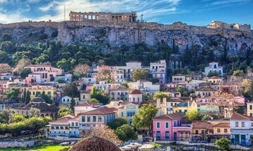 ΤτΕ: Αυξημένα 35% τα έσοδα από τον τουρισμό