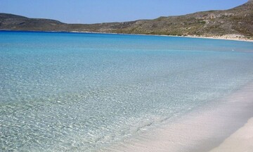 H παραλία του Σίμου στην Ελαφόνησο από ψηλά