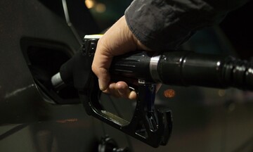Μικρή πτώση στην τιμή του πετρελαίου