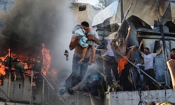 Στον Πειραιά 215 μετανάστες από τη Μόρια