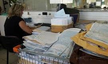 Το τεφτέρι με τα φέσια του δημοσίου: Πού χρωστάει τα περισσότερα