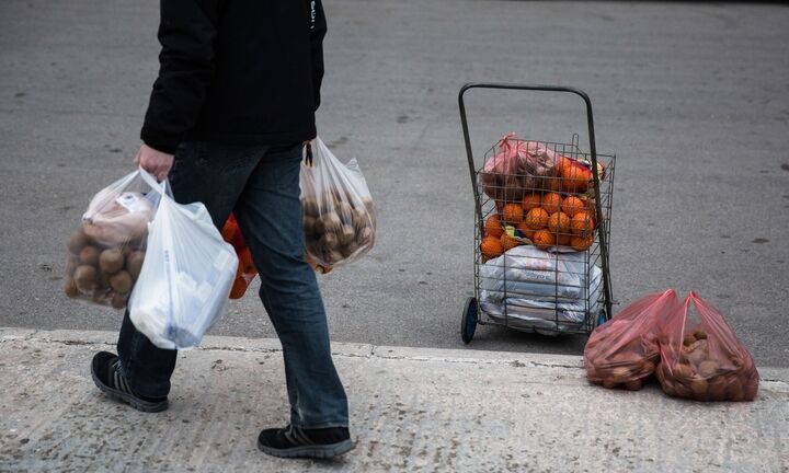 ΕΛΣΤΑΤ: Αύξηση 5% στο διαθέσιμο εισόδημα των νοικοκυριών