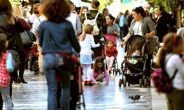 Ψηφίζεται σήμερα το επίδομα γέννησης ύψους 2.000 ευρώ