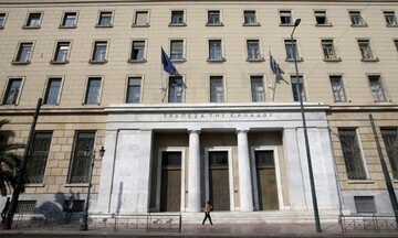 ΤτΕ: Μειώθηκαν περισσότερο τα επιτόκια των καταθέσεων το 2019