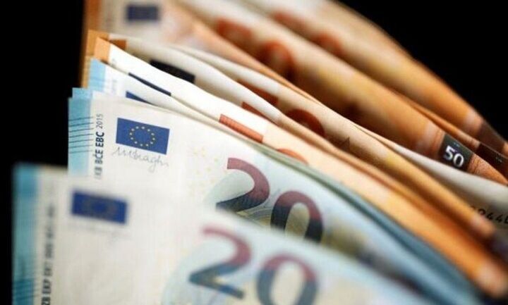 Οι Έλληνες προτιμούν τις καταθέσεις, οι Ευρωπαίοι επενδύουν στα συνταξιοδοτικά προϊόντα