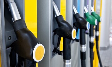 Καταρρέει το πετρέλαιο διεθνώς, αλλά δυστυχώς η τιμή της βενζίνης δεν θα μειωθεί λόγω φόρων!!!