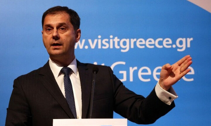 Θεοχάρης: Με υγειονομικό διαβατήριο οι τουρίστες στην Ελλάδα