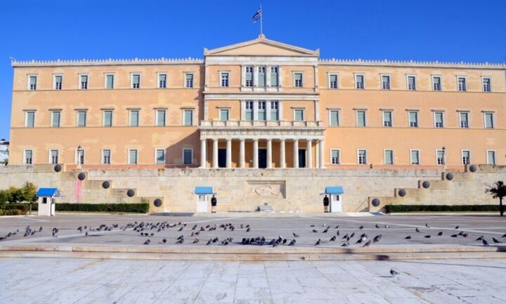 Δείτε ζωντανά την συζήτηση στη Βουλή για την αντιμετώπιση της πανδημίας του Covid-19