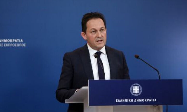 Πέτσας: Εάν συνεχίσουμε να επιδεικνύουμε ατομική ευθύνη η οικονομία θα πάρει σύντομα μπροστά