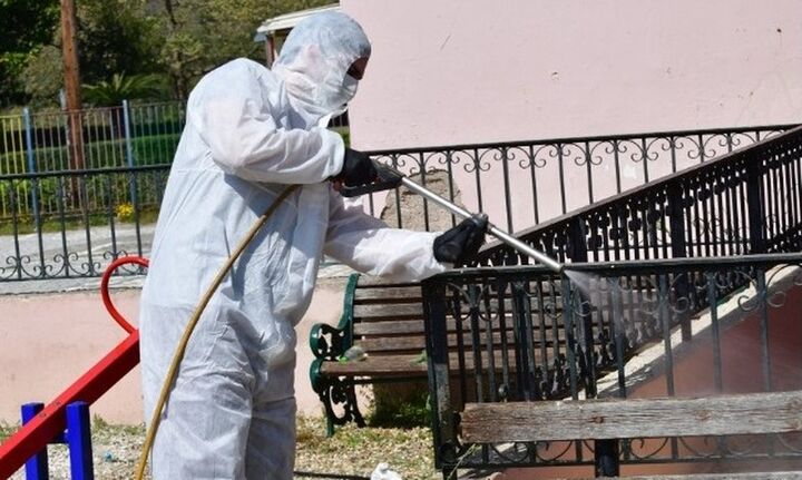 Μάθετε πώς πρέπει να γίνεται ο καθαρισμός και η απολύμανση δημόσιων και ιδιωτικών χώρων