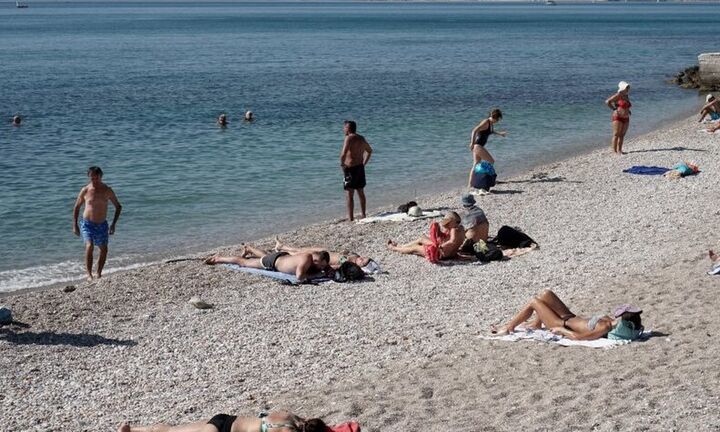 Πώς θα κάνουμε διακοπές εν μέσω της πανδημίας - Τι ισχύει για το μπάνιο