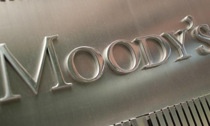 Moody’s: Η χρηματοδότηση της ΕΚΤ θα «σώσει» την κερδοφορία των ελληνικών τραπεζών