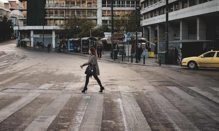 «Στενεύουν» οι δρόμοι της Αθήνας για τα ΙΧ - Υπουργική απόφαση για ποδηλατοδρόμους στο κέντρο