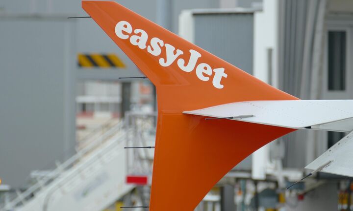 Απολύεται 1 στους 3 εργαζόμενους της easyjet