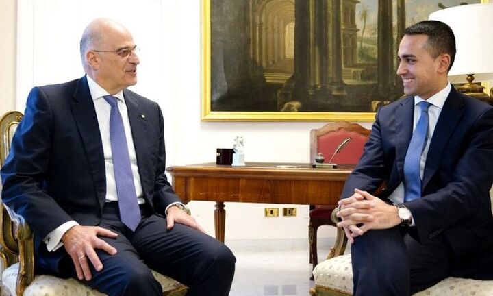 Η Ελλάδα υπογράφει ΑΟΖ με την Ιταλία