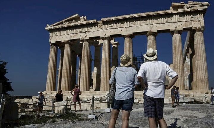 ΤτΕ: Καθίζηση στα τουριστικά έσοδα του 4μήνου - Μειώθηκαν κατά 51,4%