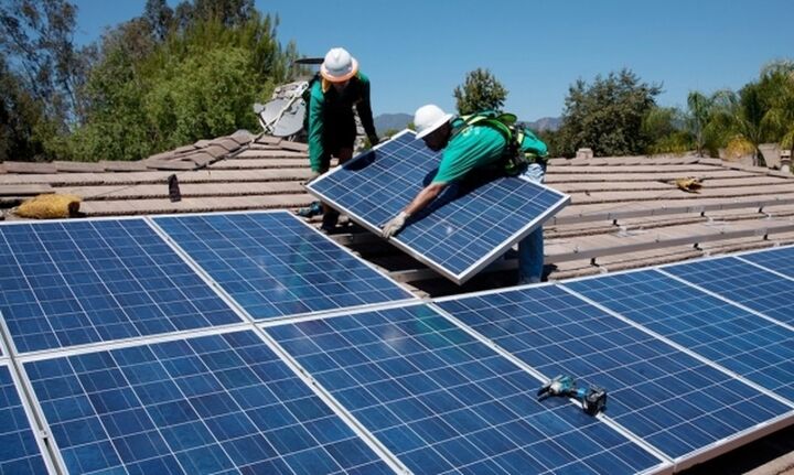 Το net metering και η επένδυση που μπορεί να μειώσει τον λογαριασμό του ρεύματος ακόμη και κατά 75%