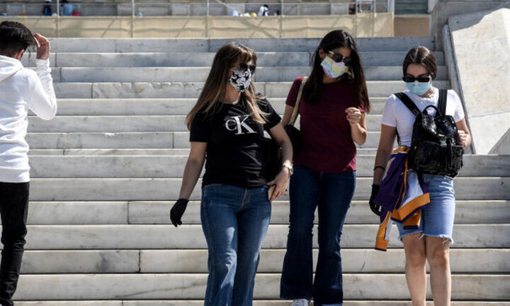 Σαρηγιάννης: Στα 100.000 τα ενεργά κρούσματα