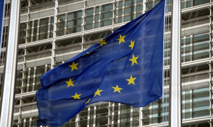 Κομισιόν: Βλέπει ύφεση 9% στην Ελλάδα φέτος αλλά χωρίς το lockdown II