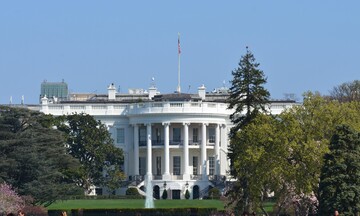 Έμμεση παραδοχή ήττας από τον Τραμπ