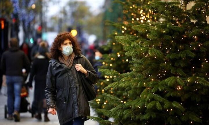 Χριστουγεννιάτικες αγορές: Το 55% θα δαπανήσει λιγότερο από 100 ευρώ