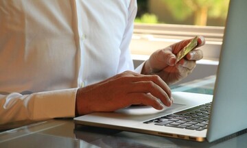 Συμβουλές για τις online αγορές των Χριστουγέννων από την ESET