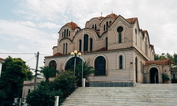 Κανονικά οι λειτουργίες στις εκκλησίες για τα Φώτα