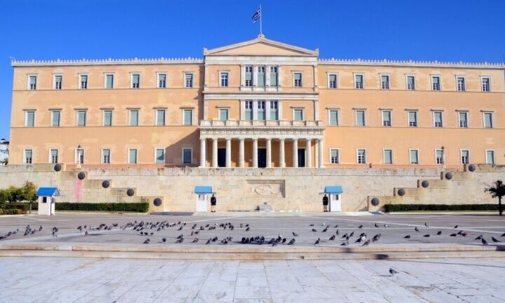 Στην Ολομέλεια η σύμβαση για την προμήθεια των 18 Rafale