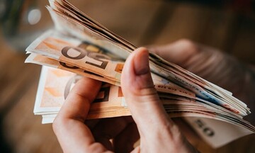 ΕΚΤ: Επιτάχυνση καταθέσεων κι επιχειρηματικών δανείων τον Δεκέμβριο στην Ευρωζώνη