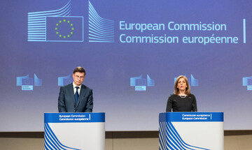 Περιορισμούς στις εξαγωγές εμβολίων βάζει η ΕΕ – Πράσινο φως στο εμβόλιο της AstraZeneca