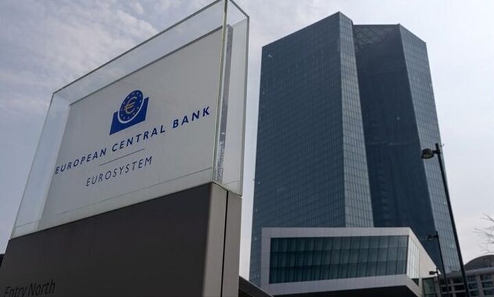 Περισσότεροι από 100 οικονομολόγοι θέλουν διαγραφή δημόσιων χρεών που διακρατά η ΕΚΤ