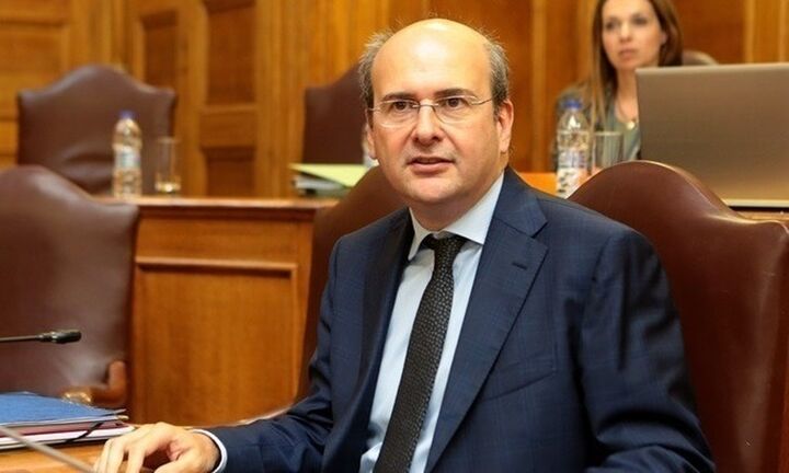 Παρατείνονται έως το τέλος του χρόνου οι ασφαλιστικές εισφορές επιχειρήσεων-ελεύθερων επαγγελματιών