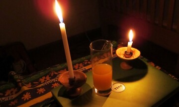 Τριπλασιάζονται οι εκπτώσεις για τους καταναλωτές που έμειναν χωρίς ρεύμα - Το όφελος σε πίνακες