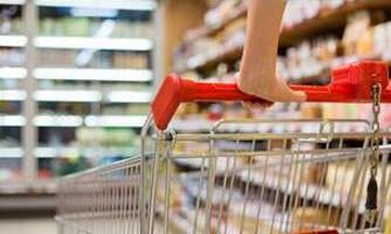 ΙΕΛΚΑ: Στα 350 ευρώ η εξοικονόμηση πόρων για το μέσο νοικοκυριό το 2020 από προσφορές και εκπτώσεις