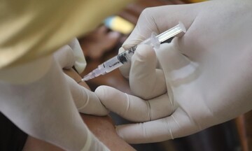 Πράσινο φως και στην Ευρώπη για το εμβόλιο της Johnson & Johnson - Προβλήματα για την AstraZeneca