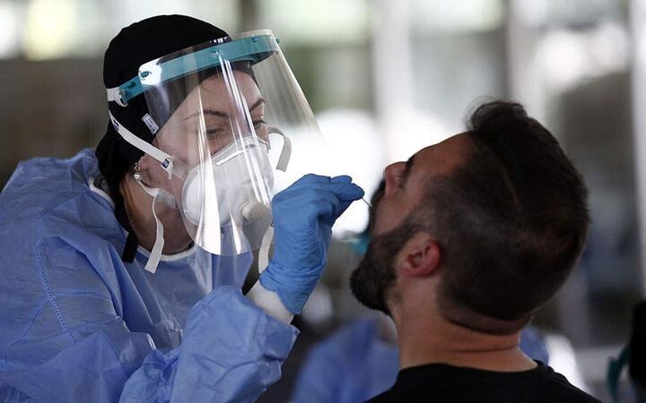 Στα 2. 588 τα νέα κρούσματα, πάνω από 700 οι διασωληνωμένοι