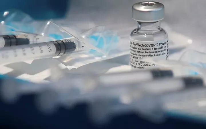 Πράσινο φως από τον ΕΜΑ για 3 μονάδες παραγωγής εμβολίων AstraZeneca, Pfizer/BioNTech, Moderna στην