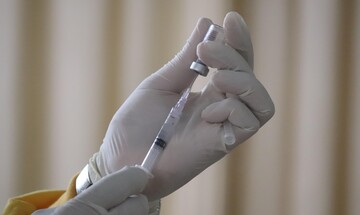 Πρεμιέρα για δύο εμβολιαστικά κέντρα σε Ελληνικό και Περιστέρι