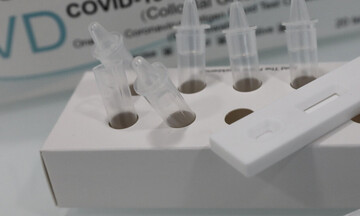 Self tests: Ανοίγει η πλατφόρμα - Προβλήματα στα φαρμακεία, αντί για kits αυτόνομα, έφτασαν «χύμα»