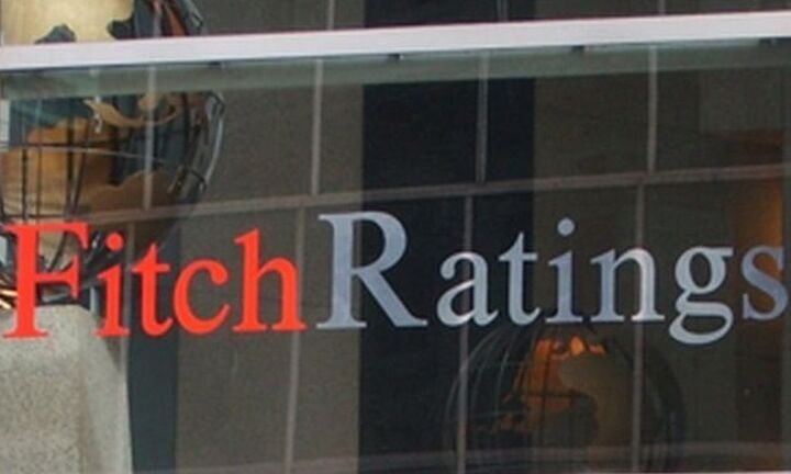 Fitch: Βιώσιμο το ελληνικό χρέος παρά την πανδημία