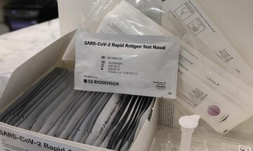 Από την Πέμπτη η διάθεση 900.000 self tests σε δημόσιο και ιδιωτικό τομέα