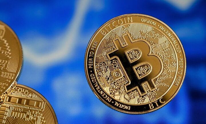  Κρυπτονομίσματα: Ρεκόρ για το bitcoin έφθασε τα 62.741 δολάρια