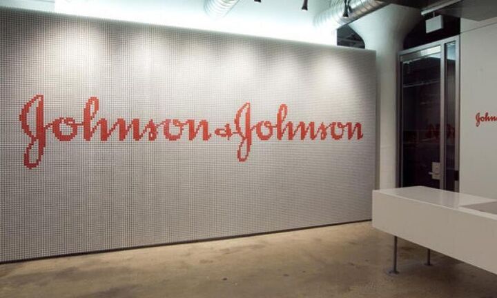 Johnson & Johnson: O μηχανισμός δράσης του εμβολίου-Διερευνώνται 6 περιστατικά θρομβώσεων