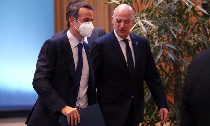 Στο Μαξίμου ο Δένδιας: Ικανοποίηση Μητσοτάκη για το ταξίδι στην Άγκυρα