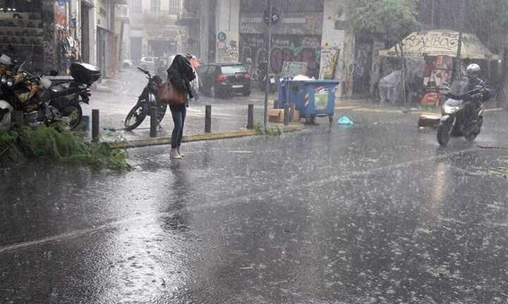 Λασποβροχές αλλά υποχώρηση της αφρικανικής σκόνης από το απόγευμα